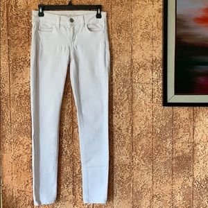 White skinny jeans